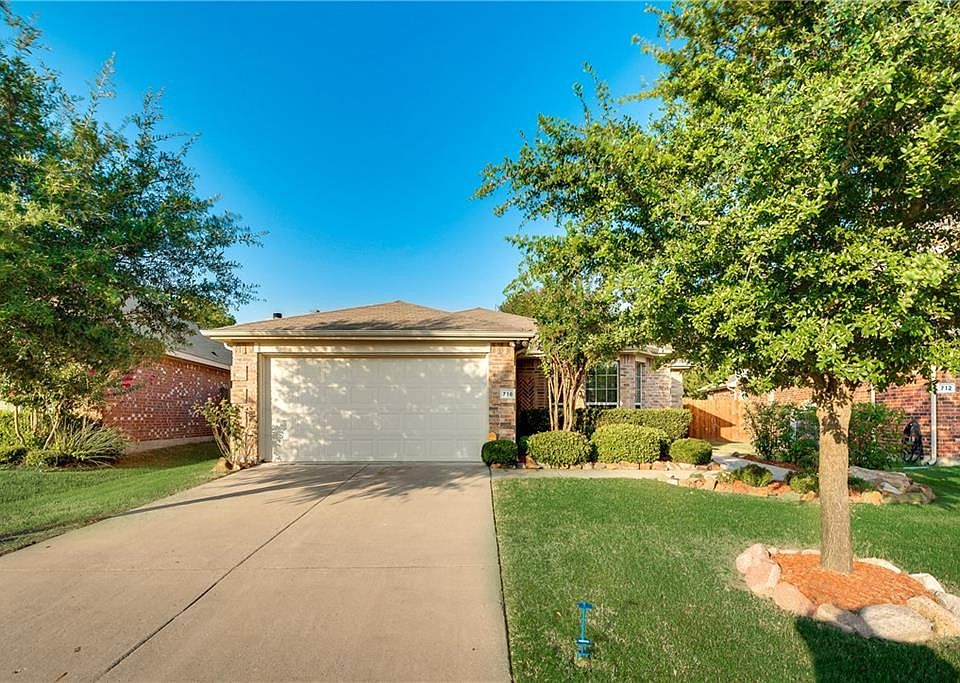 1st image of 716 Acacia Dr
