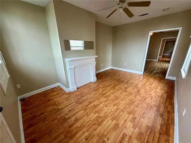 3 bed, 1.0 bath, 866 sqft, $1,200 — Photo 2