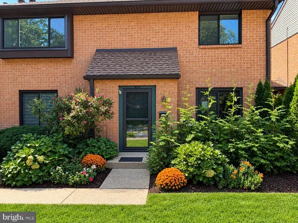700 Ardmore Ave APT 514, Ardmore, PA 19003