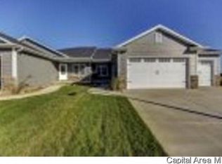 4805 Chestnut Dr, Springfield, IL 62711
