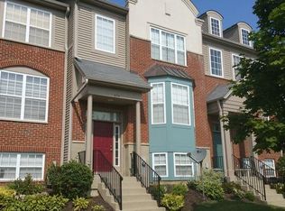 224 Station Park Cir, Grayslake, IL 60030
