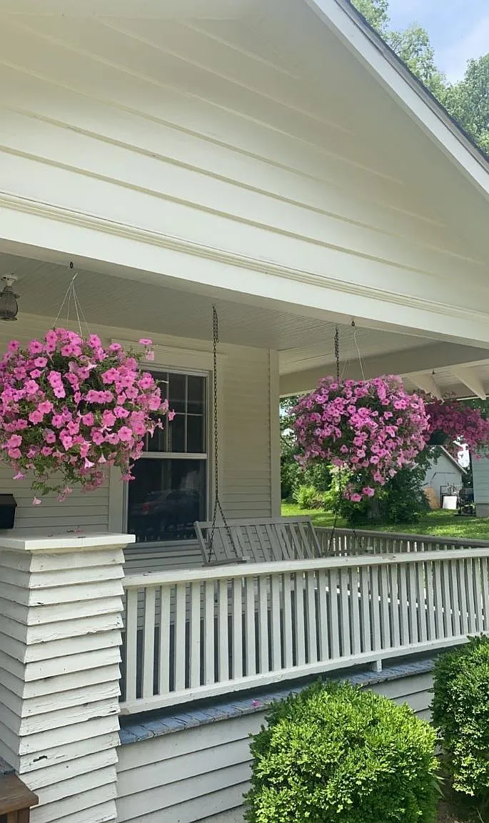 4 bed, 2300 sqft, $2,500 — Photo 2