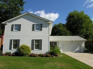 908 Dominion Dr, Westlake, OH 44145