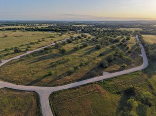 716 Main St, Waelder, TX 78959