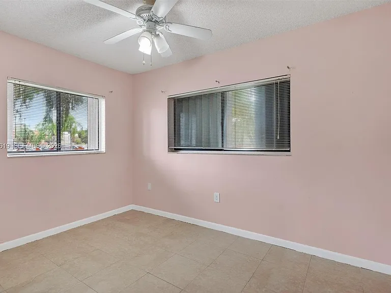 8065 SW 107th Ave #106 — Photo 18