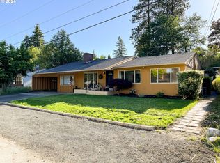 422 W Myrtlewood Ct, Roseburg, OR 97471