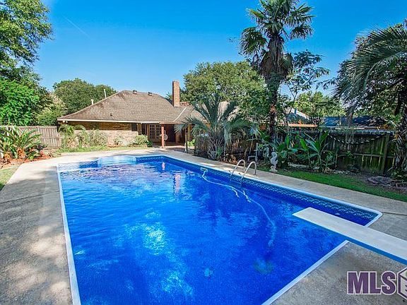4th image of 15104 Beaufort Dr