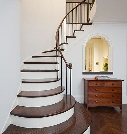 2nd image of 3 E 69th St #910B