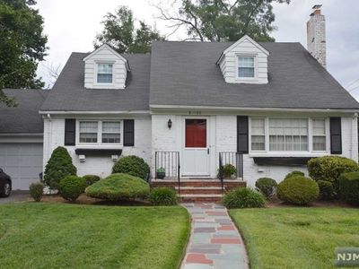 8-05 Plymouth Dr, Fair Lawn, NJ, 07410