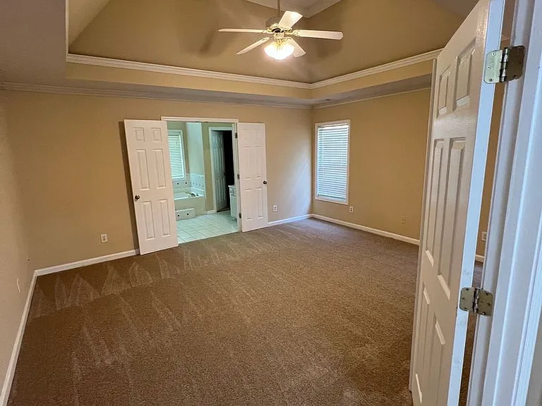 824 Georgian Point Dr — Photo 18
