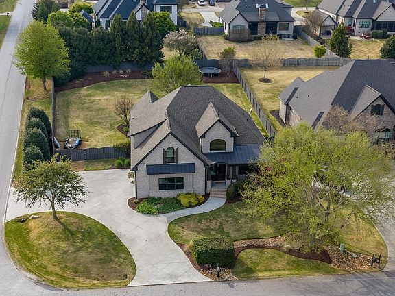 3rd image of 2201 River Rd