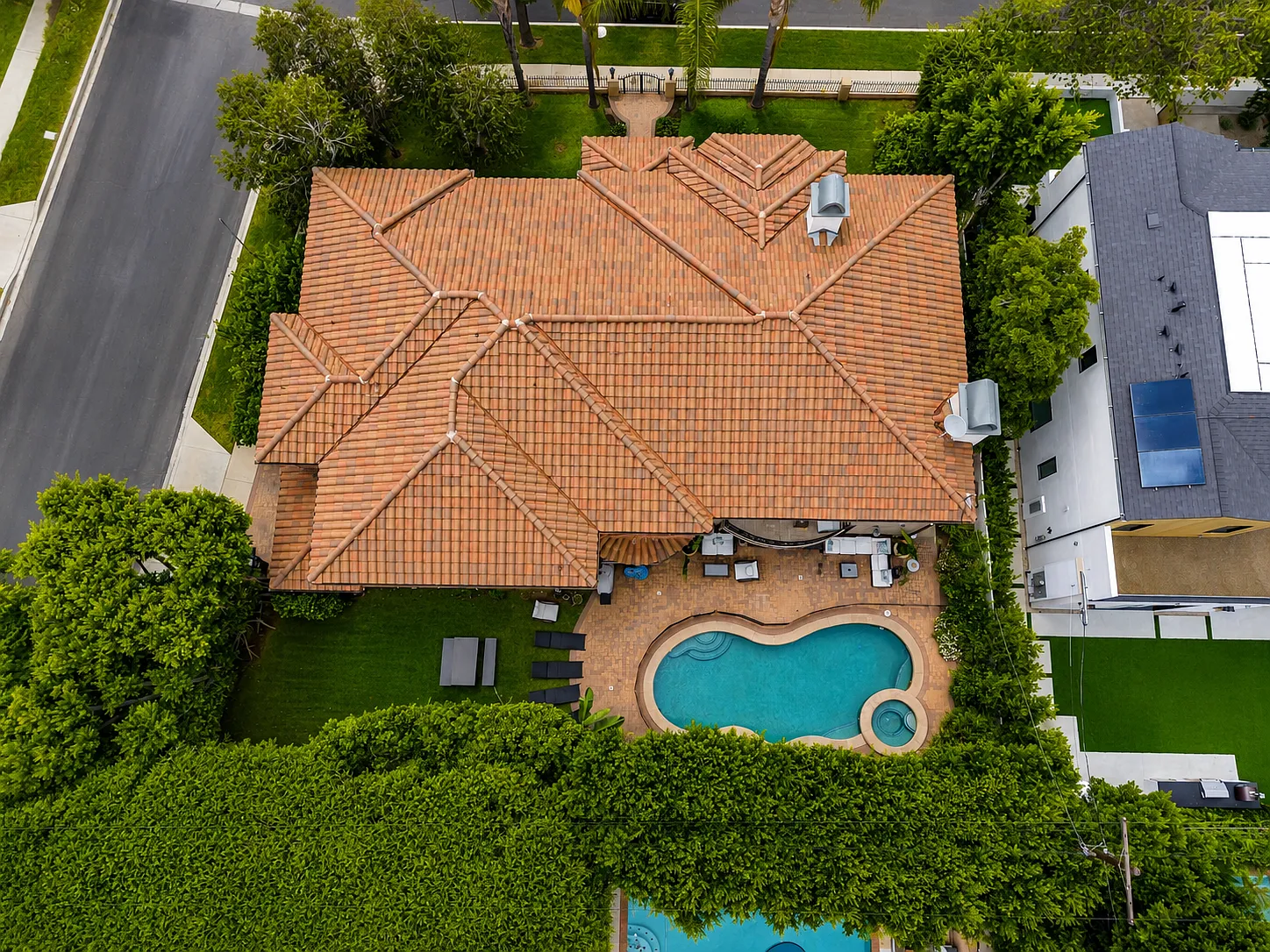 5 bed, 4.5 bath, 5400 sqft, $20,000 — Photo 4