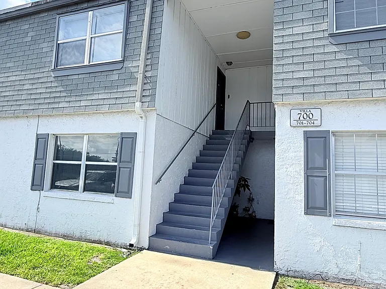 1000 S Semoran Blvd — Photo 2