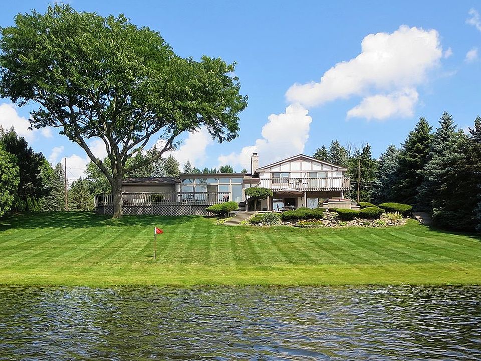 1st image of 2583 Lake Charnwood Dr