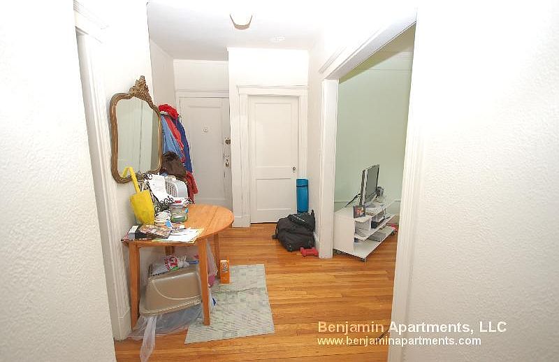2nd image of 10 Vinal St #11