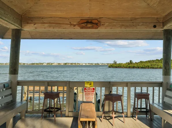 5662 SE Schooner Oaks Way, Stuart, FL 34997