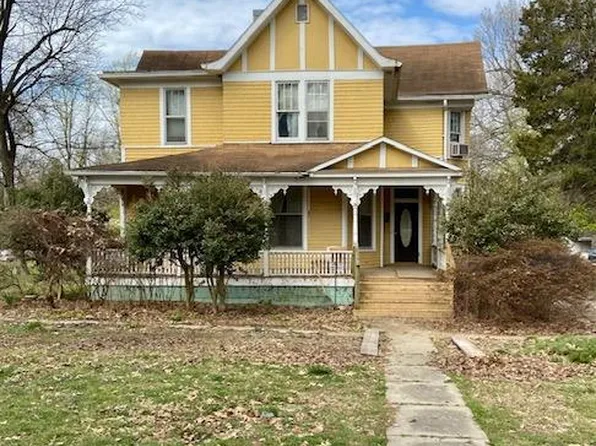 322S S Walnut St, Dexter, MO 63841