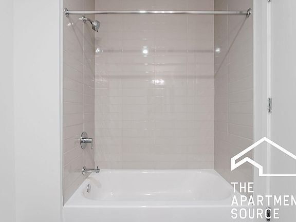 2nd image of 836 N Milwaukee Ave #5