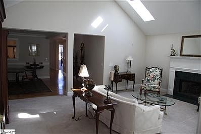 3rd image of 130 Windstone Dr