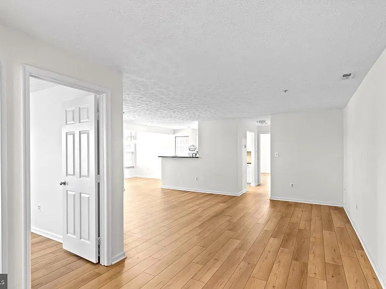 700 Orchard Overlook #203 — Photo 2