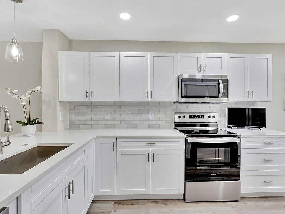 1st image of 40 Stratford Lane #D