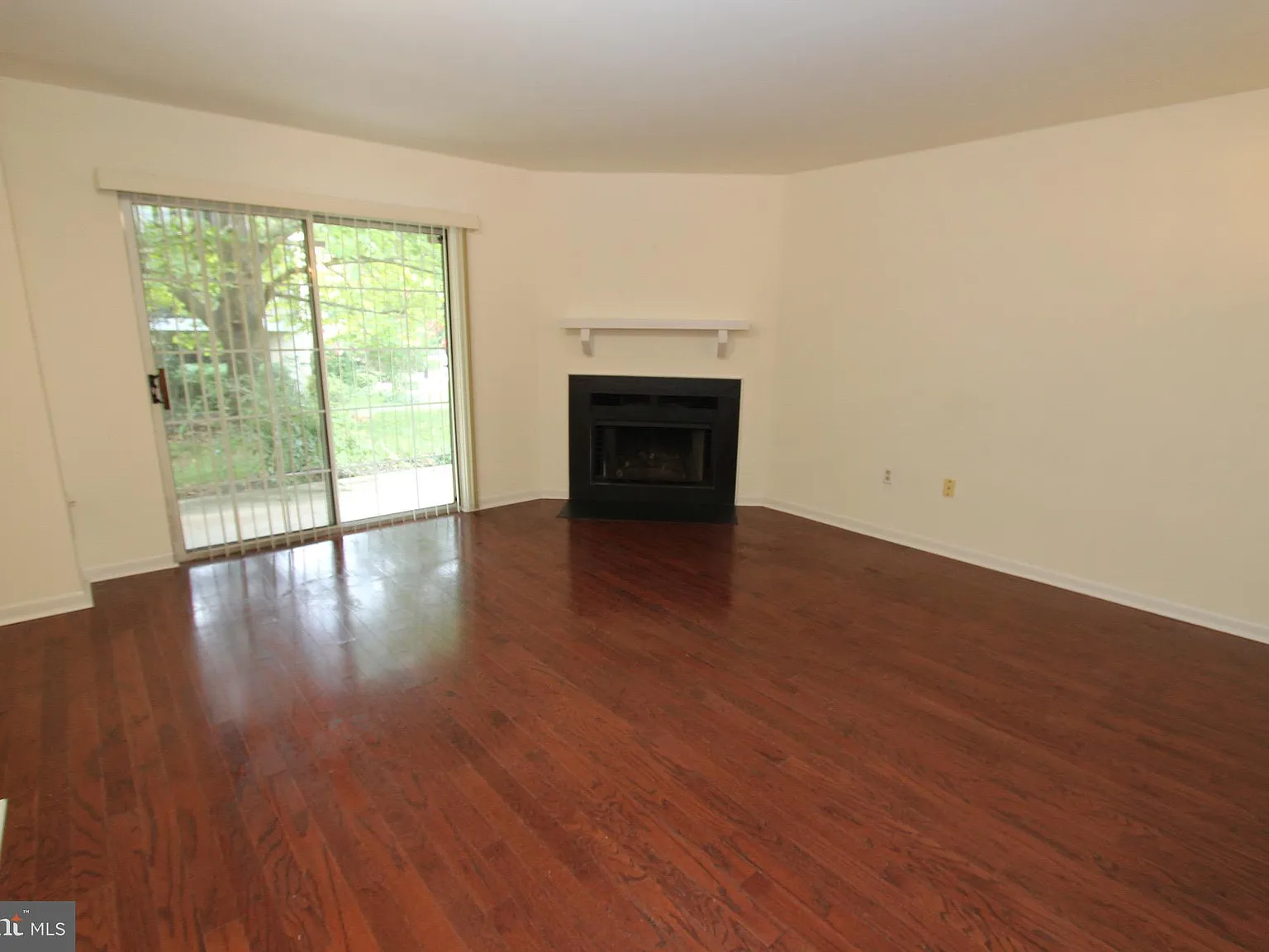 3 bed, 1476 sqft, $2,500 — Photo 4