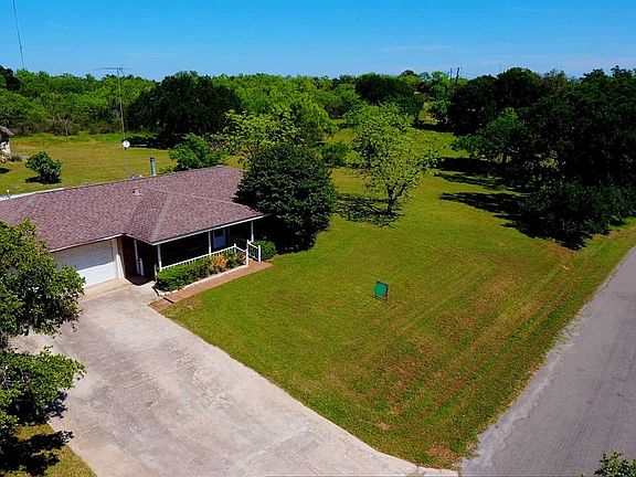 3rd image of 110 County Road 141
