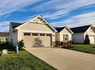 105 Beaver Creek Trl, Amherst, OH 44001