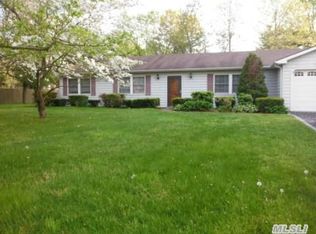 74 Chelsea Dr, Mount Sinai, NY 11766