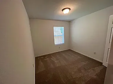 4 bed, 1553 sqft, $1,950 — Photo 4
