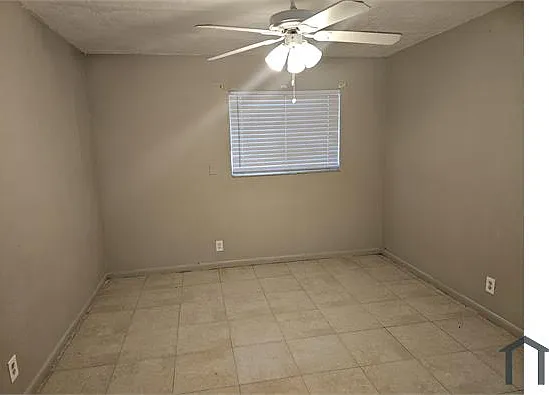1221 NW 1st St #14 — Photo 5