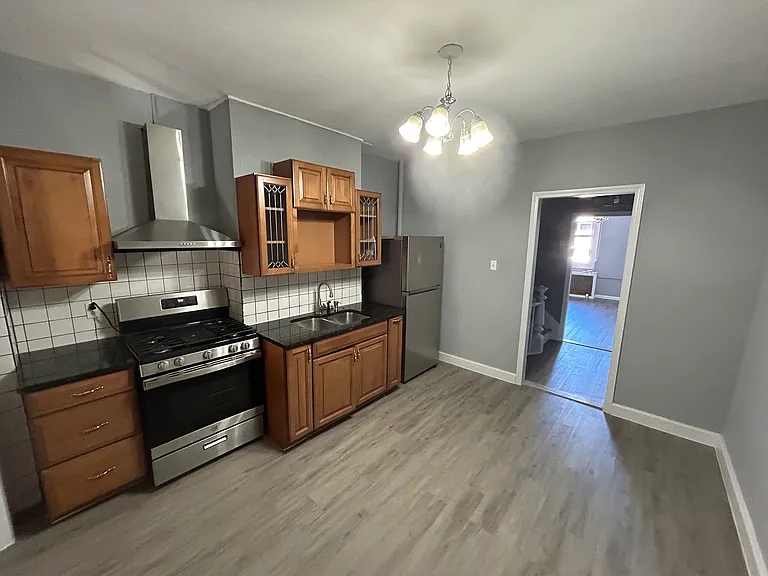 260 Webster Ave #B — Photo 7