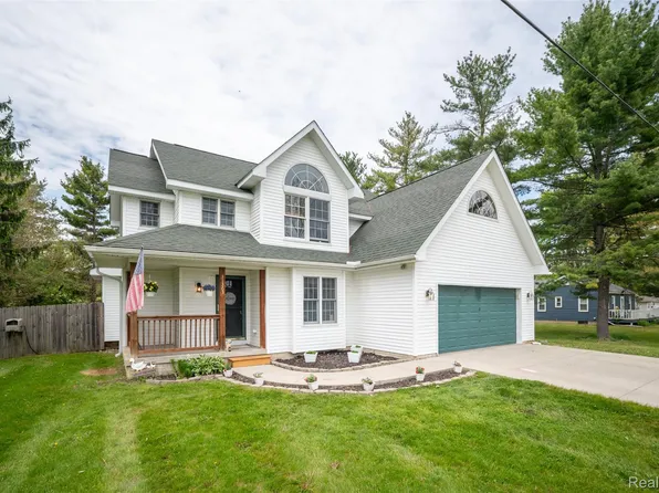 11363 McKinley Rd, Montrose, MI 48457