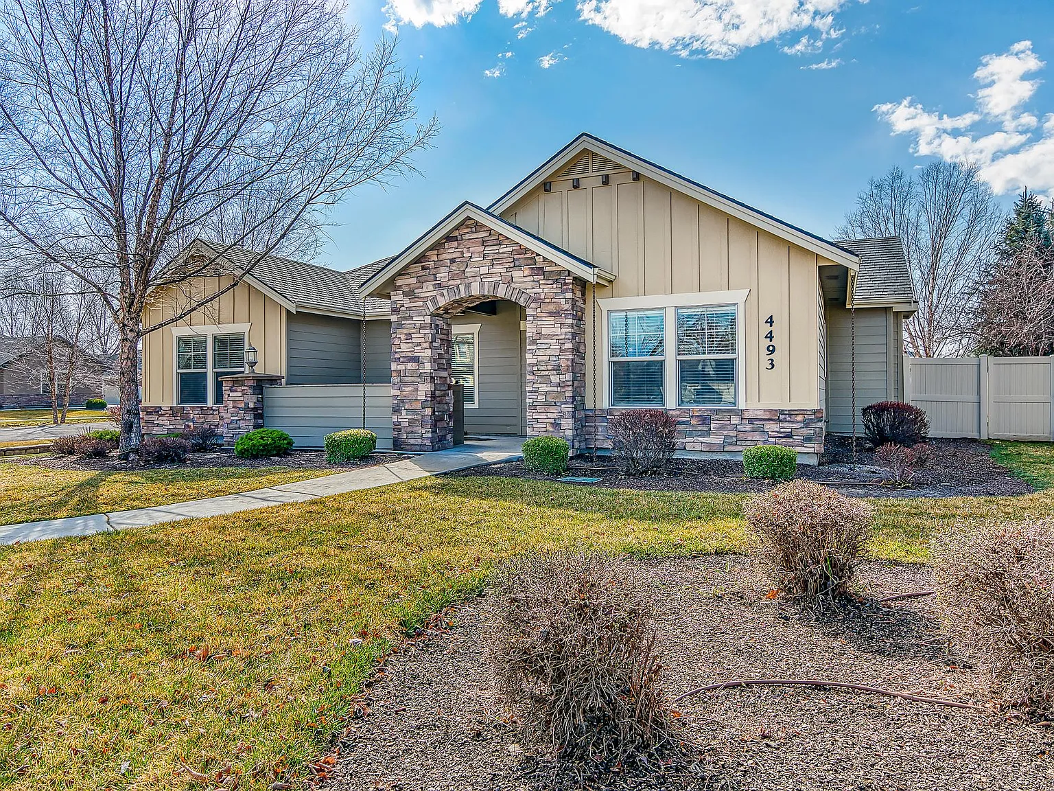 4 bed, 2.5 bath, 2687 sqft, $3,650 — Photo 3