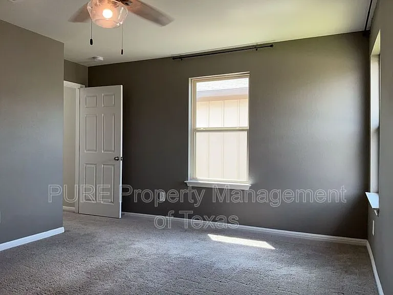 140 Earl Keen St — Photo 27