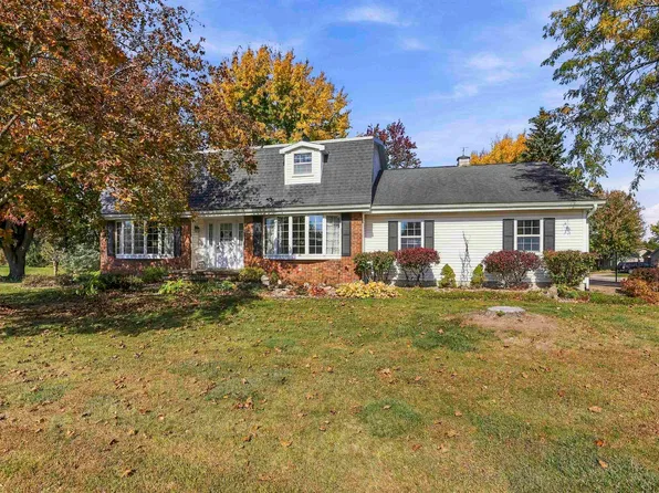 201 Pinecrest Ct, Black Creek, WI 54106