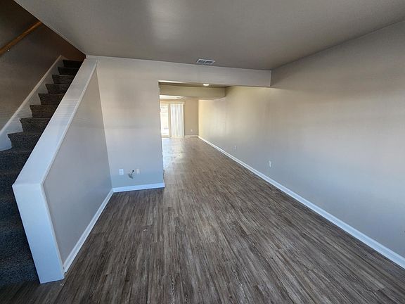 3rd image of 5827 Creekview Ct W
