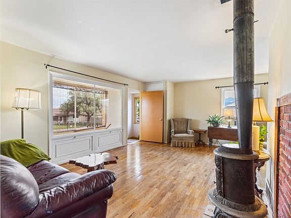 3rd image of 525 N 11th St