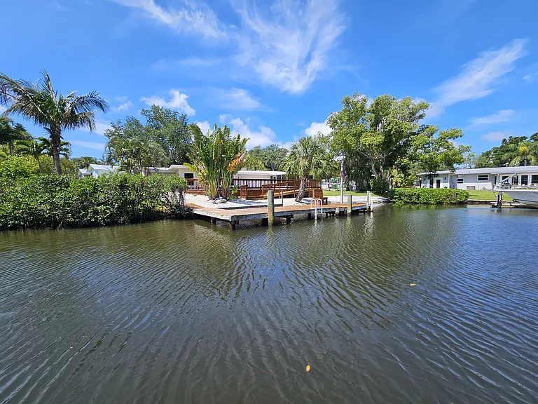12 Bayou Ln — Photo 3