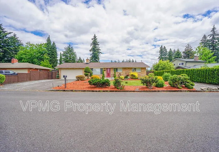 705 NE 94th Ave — Photo 3