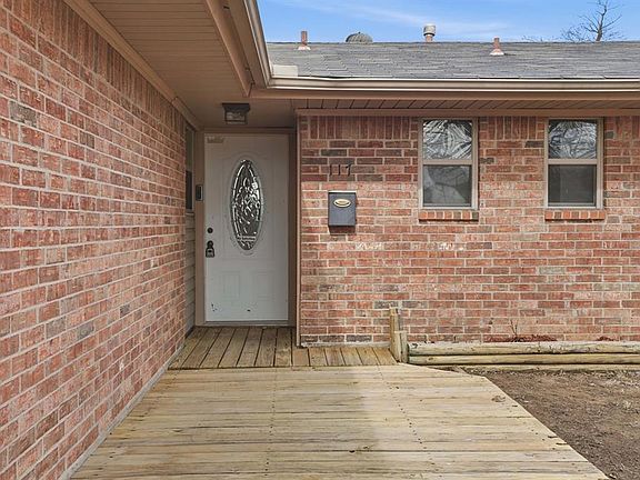 3rd image of 117 SW 6th St