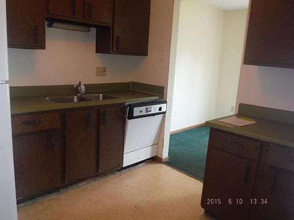 4th image of 2388 Hampstead Dr