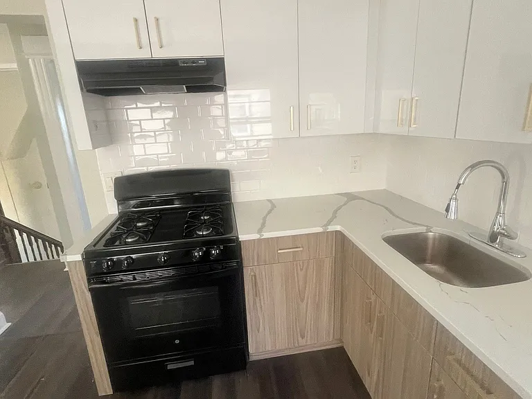 80 Ridge St #3 — Photo 5