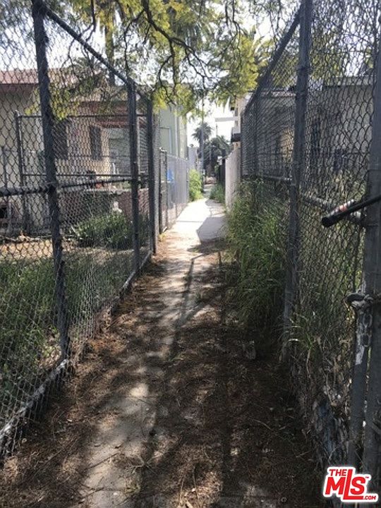 1st image of 3807 S Saint Andrews Pl
