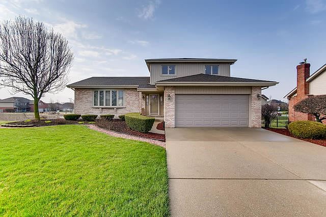 1st image of 9001 W Willow Ln