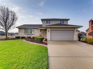 9001 W Willow Ln, Mokena, IL 60448