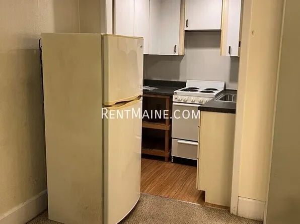 99 Broadway APT 10, Bangor, ME 04401
