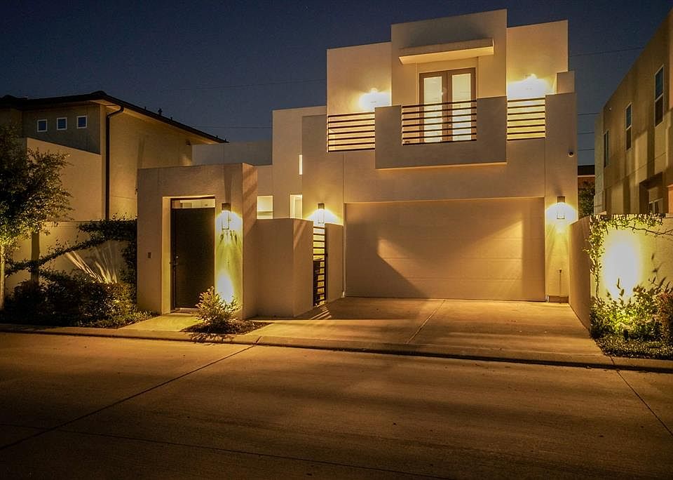 1st image of 3111 Royal Courtside Ave