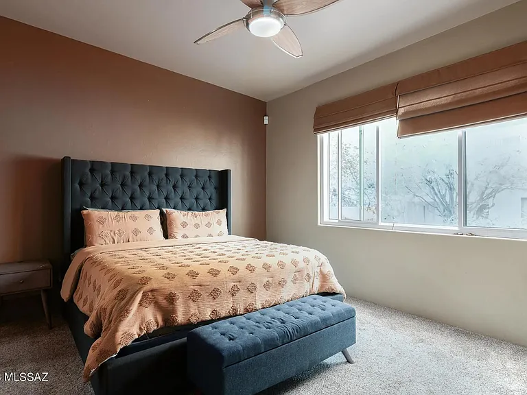 161 E Bishop Ln — Photo 8