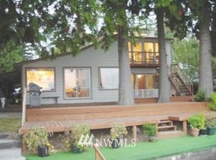 5429 S Island Dr E, Bonney Lake, WA 98391